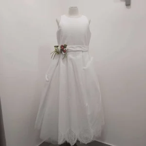 ABITO LUNGO CON SPACCO